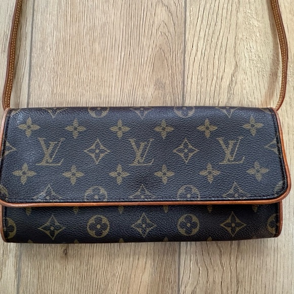 Louis Vuitton Monogram Pochette Twin GM in Brown and Tan - Picture 1 of 8